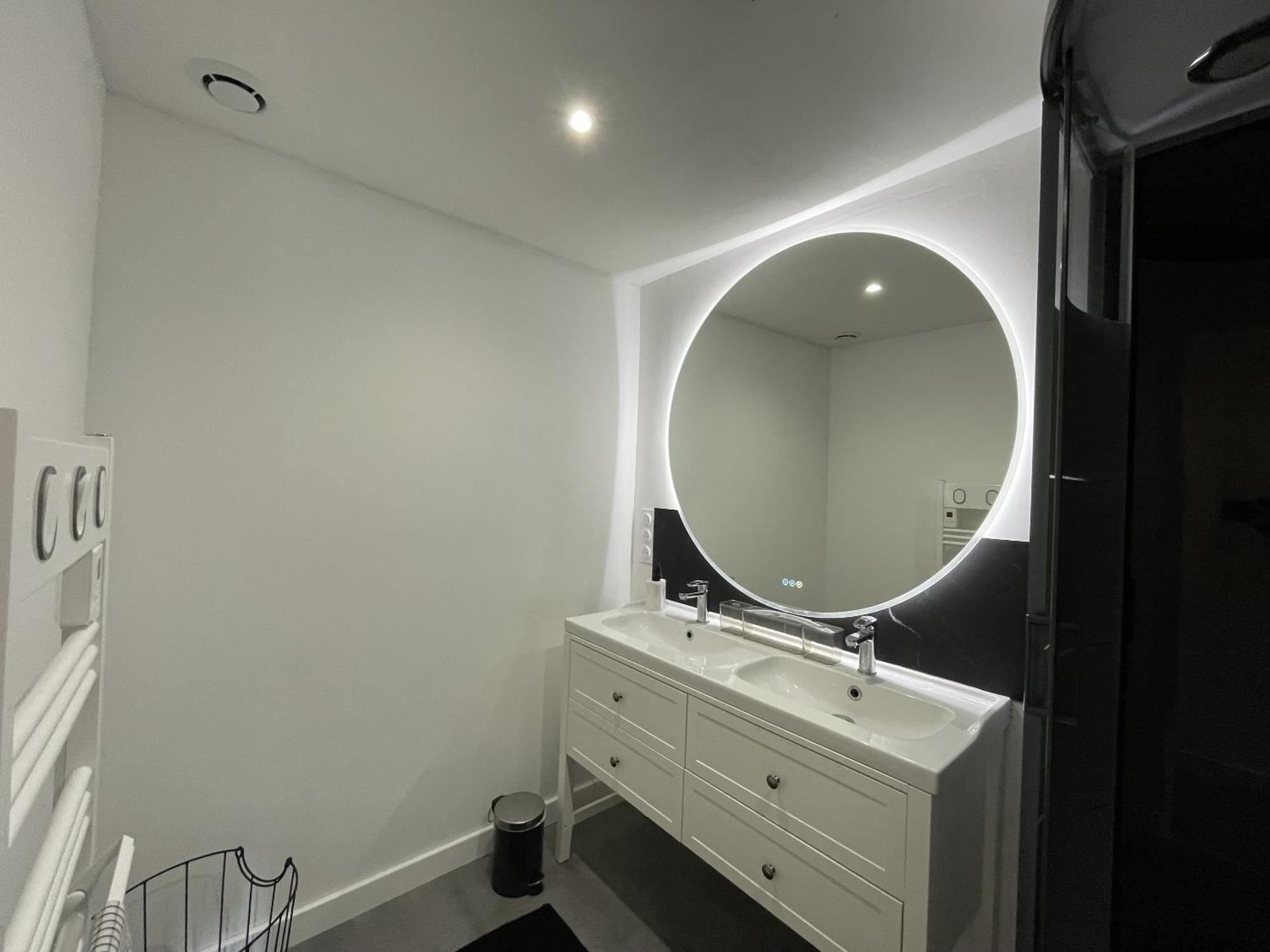 L'Authentique Apartment Шабли Екстериор снимка