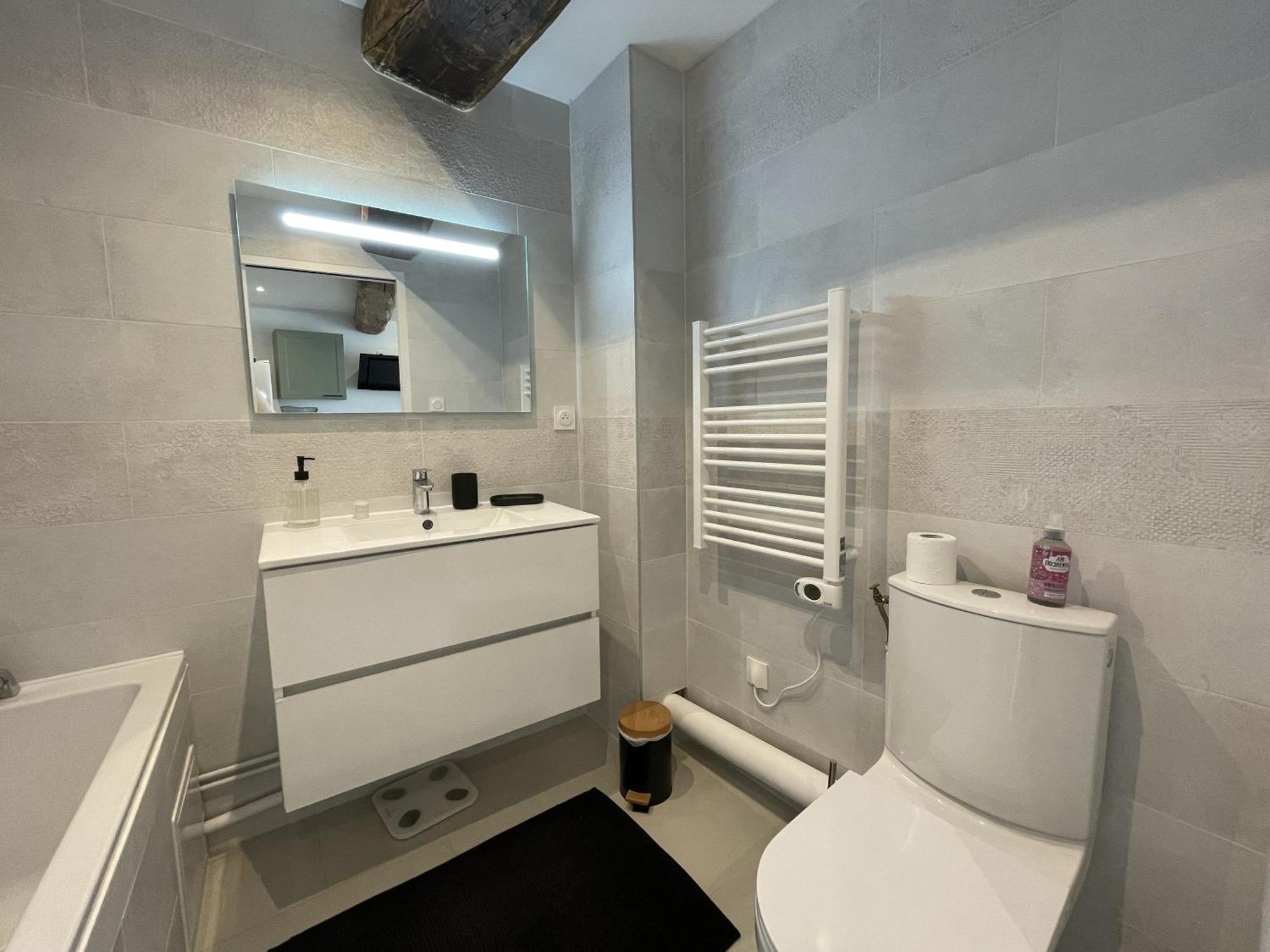 L'Authentique Apartment Шабли Екстериор снимка